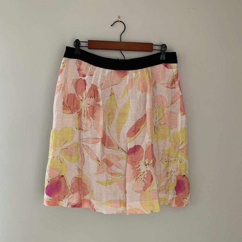 Ann Taylor LOFT Floral Lightweight Skirt